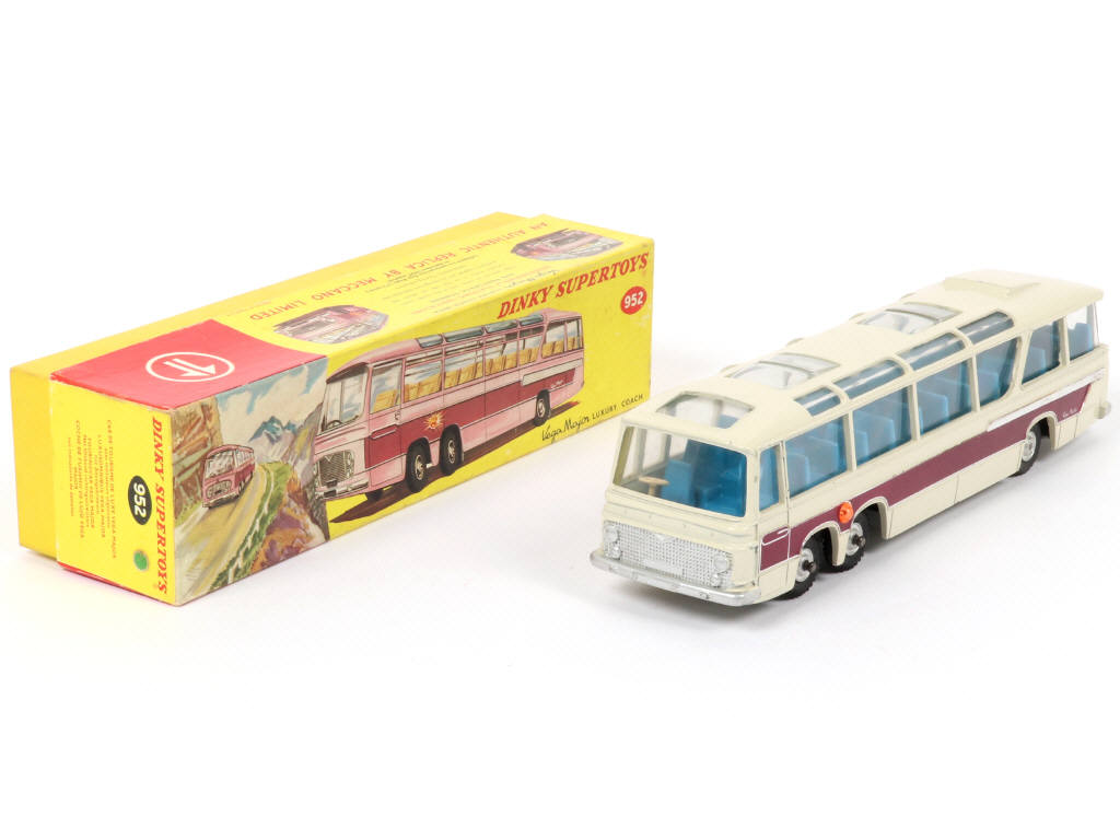 Lot 75 - DINKY TOYS (GB) (1)