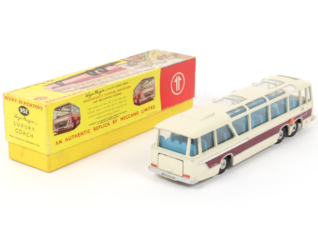 Lot 75 - DINKY TOYS (GB) (1)