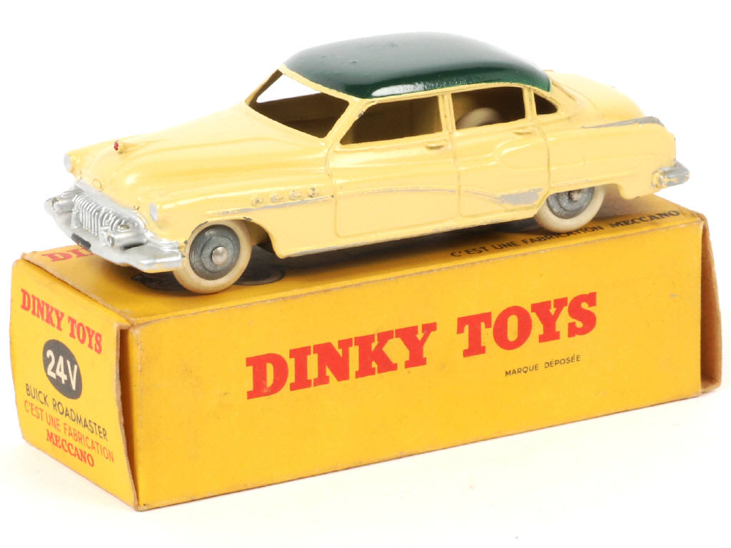 Lot 148 - DINKY TOYS (FRANCE) (1)