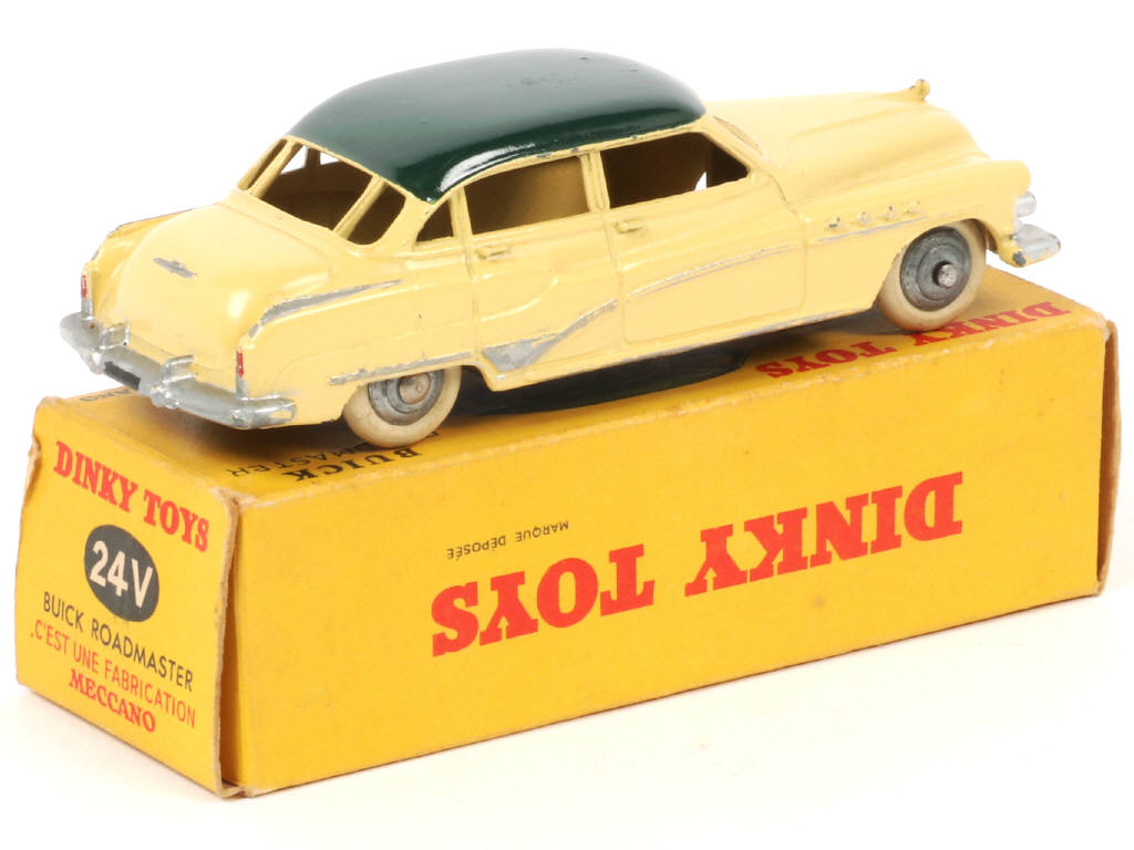 Lot 148 - DINKY TOYS (FRANCE) (1)