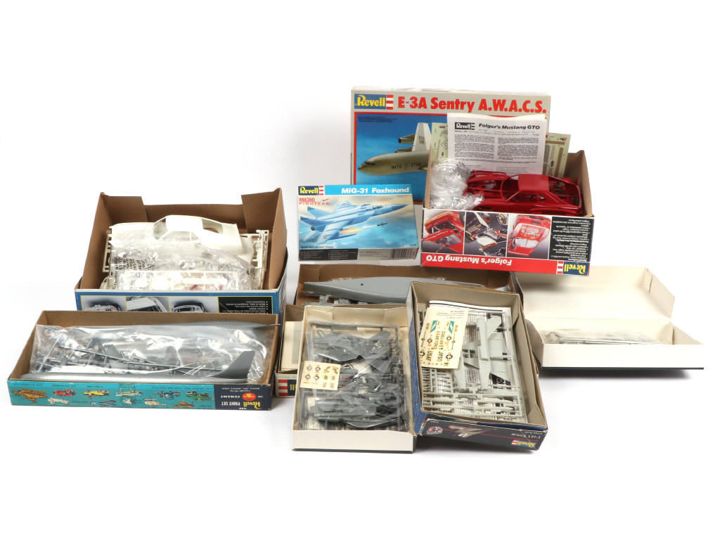 Lot 96 - REVELL (ALLEMAGNE) (14)