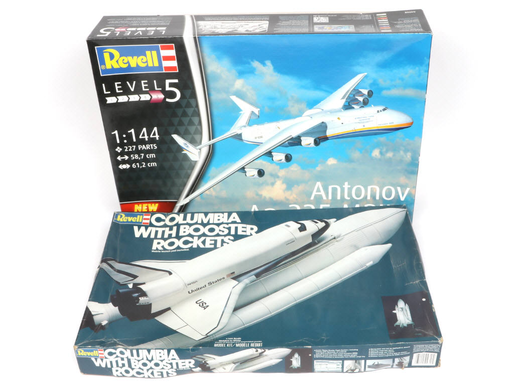 Lot 35 - REVELL (USA) (2)