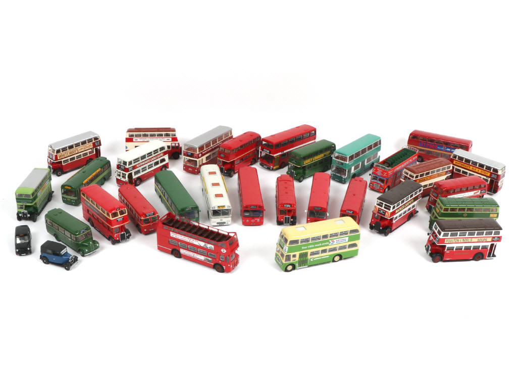 Lot 83 - DIVERS (31)