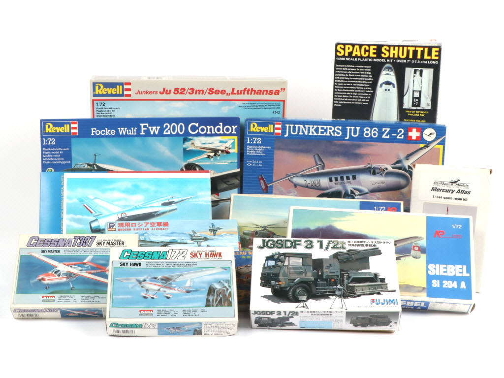 Lot 31 - DIVERS (14)