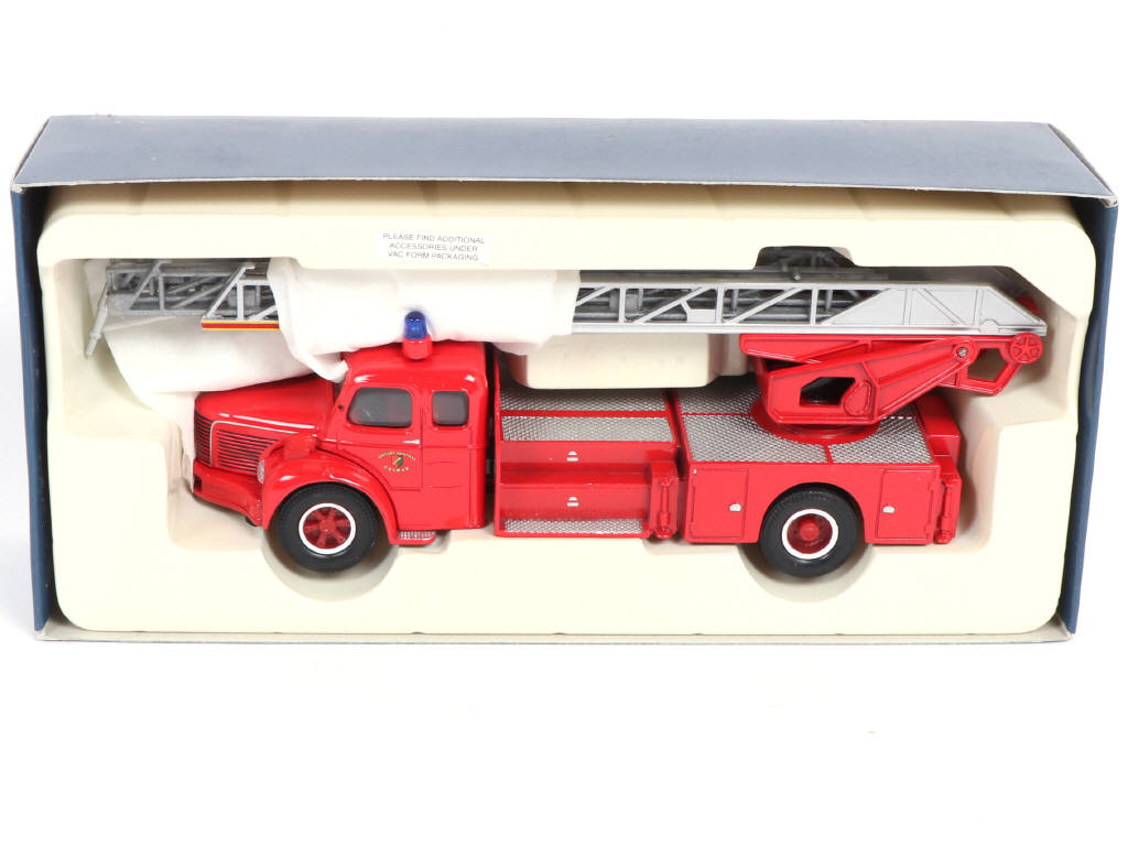 Lot 118 - CORGI TOYS (GB) (4)