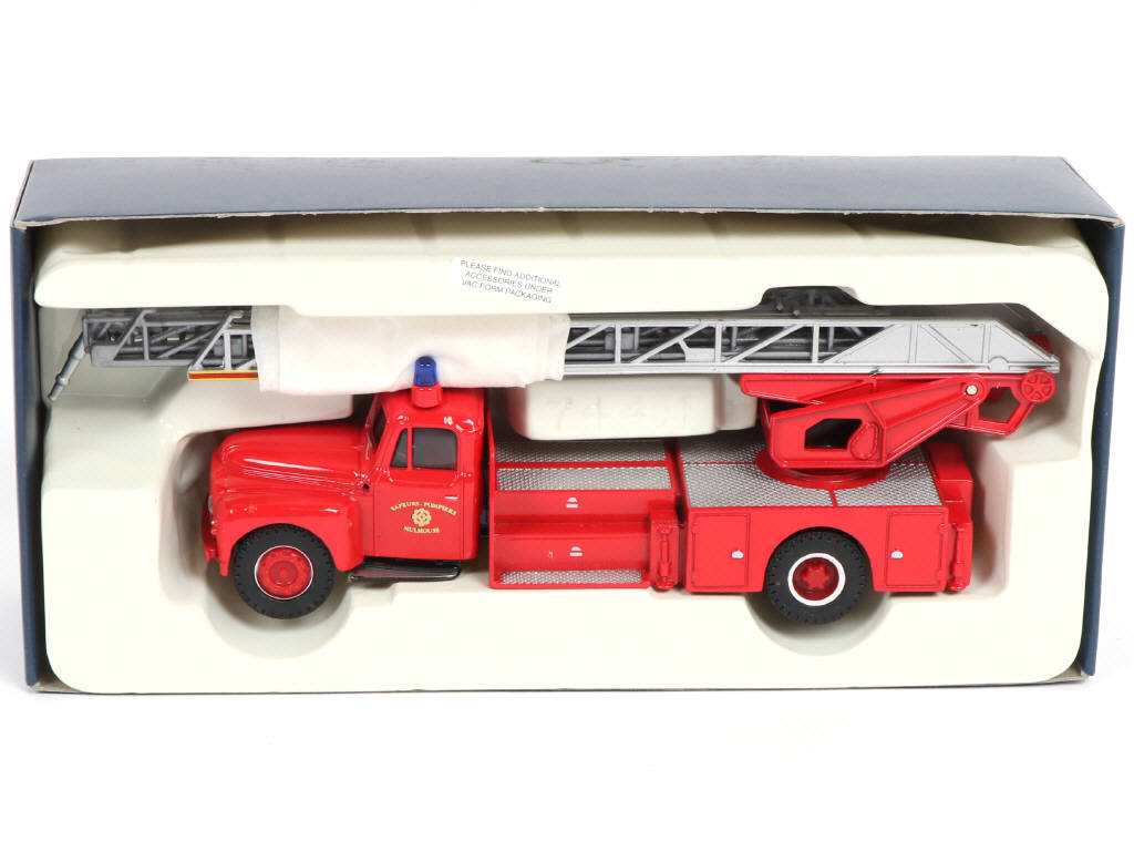 Lot 122 - CORGI TOYS (GB) (4)