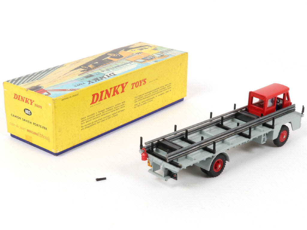 Lot 427 - DINKY TOYS (FRANCE) (1)