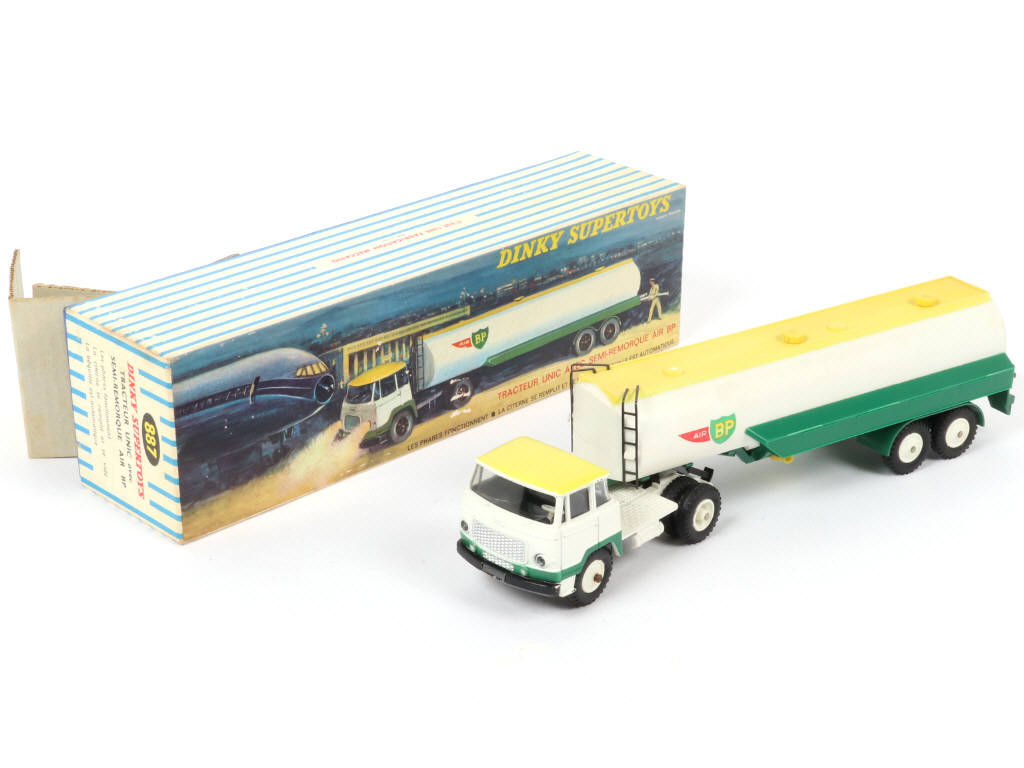 Lot 442 - DINKY TOYS (FRANCE) (1)