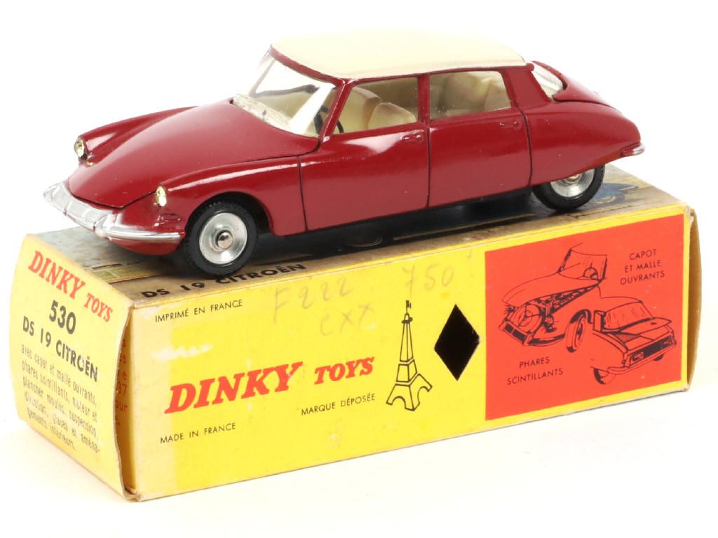 Lot 363 - DINKY TOYS (FRANCE) (1)