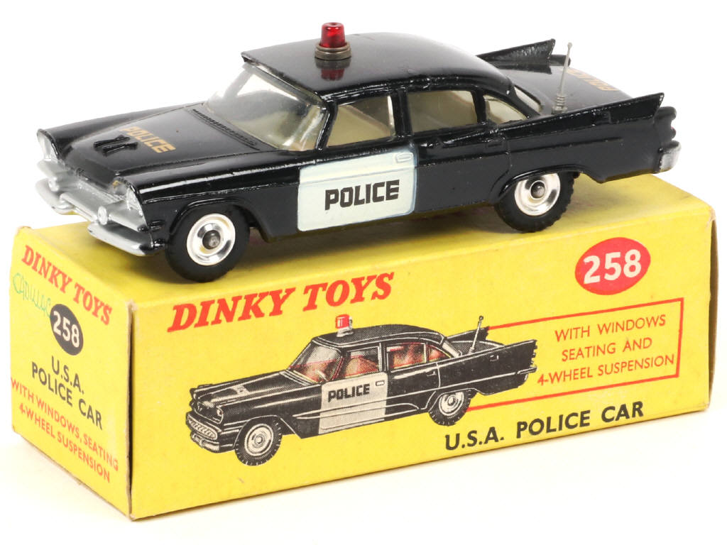 Lot 479 - DINKY TOYS (GB) (1)