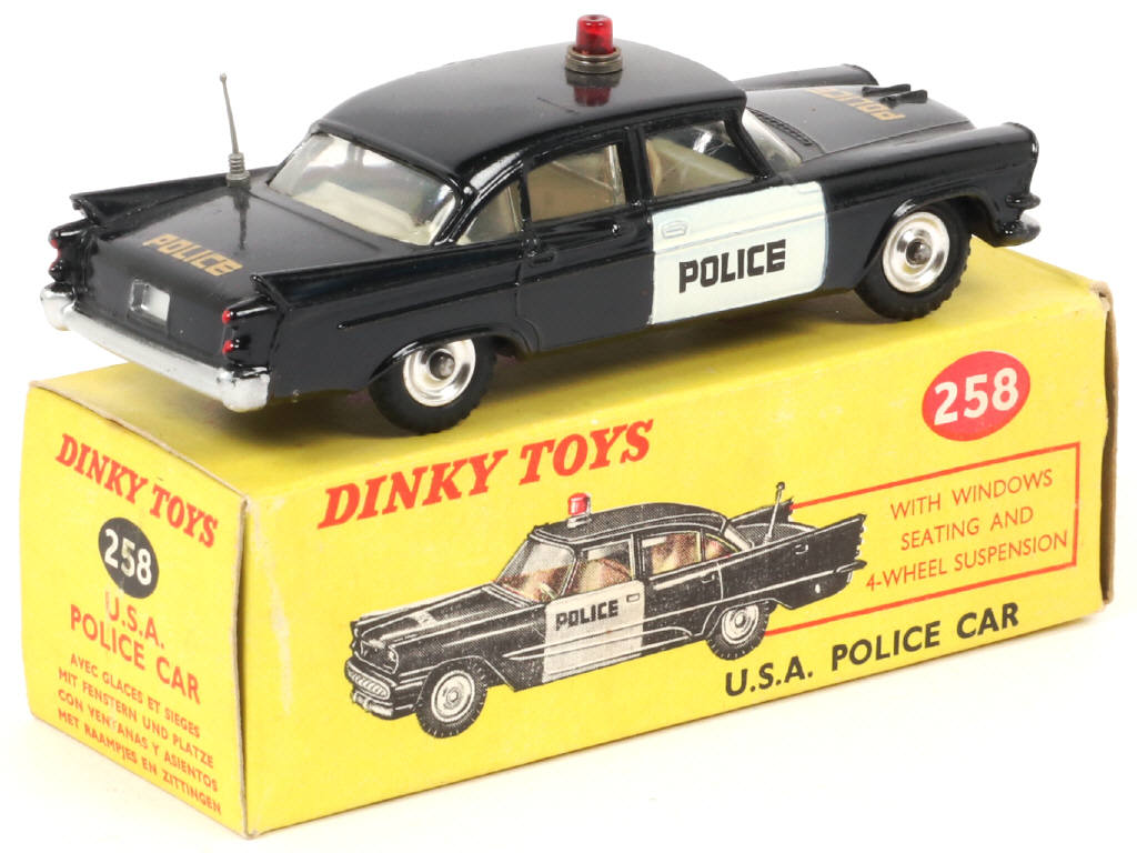 Lot 479 - DINKY TOYS (GB) (1)