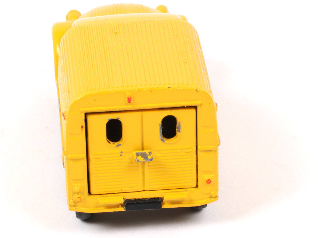 Lot 374 - DINKY TOYS (FRANCE) (1)