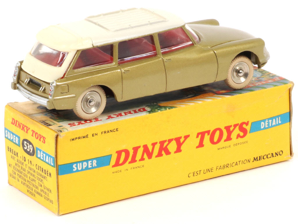 Lot 381 - DINKY TOYS (FRANCE) (1)