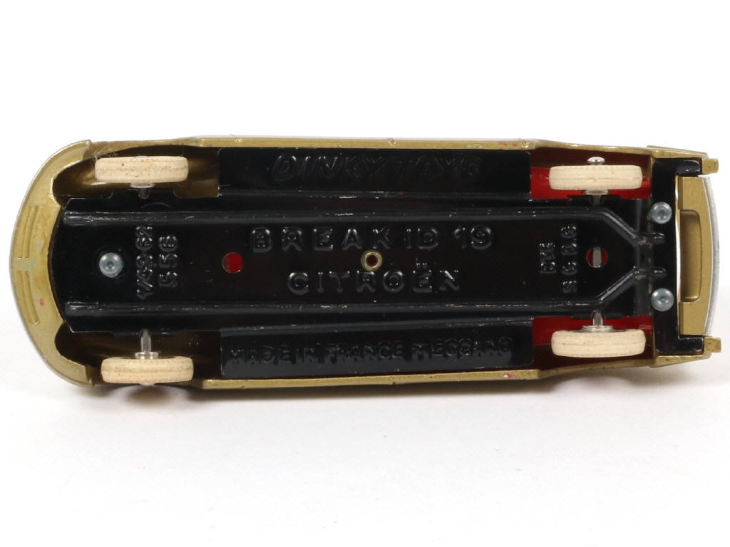 Lot 381 - DINKY TOYS (FRANCE) (1)