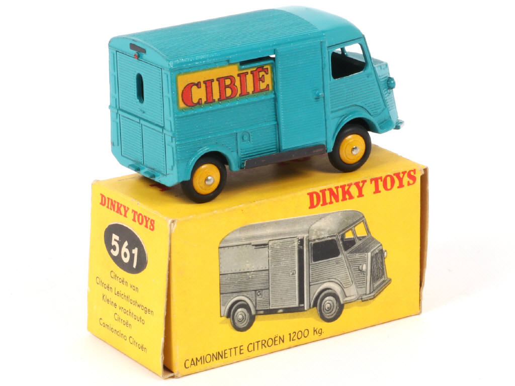Lot 393 - DINKY TOYS (FRANCE) (1)