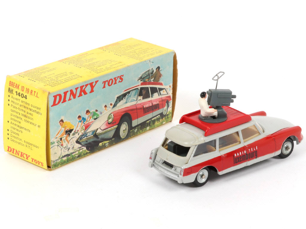 Lot 382 - DINKY TOYS (FRANCE) (1)