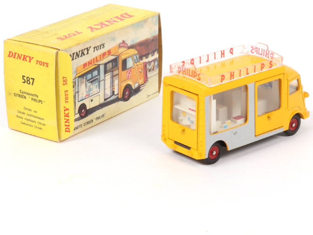Lot 400 - DINKY TOYS (FRANCE) (1)