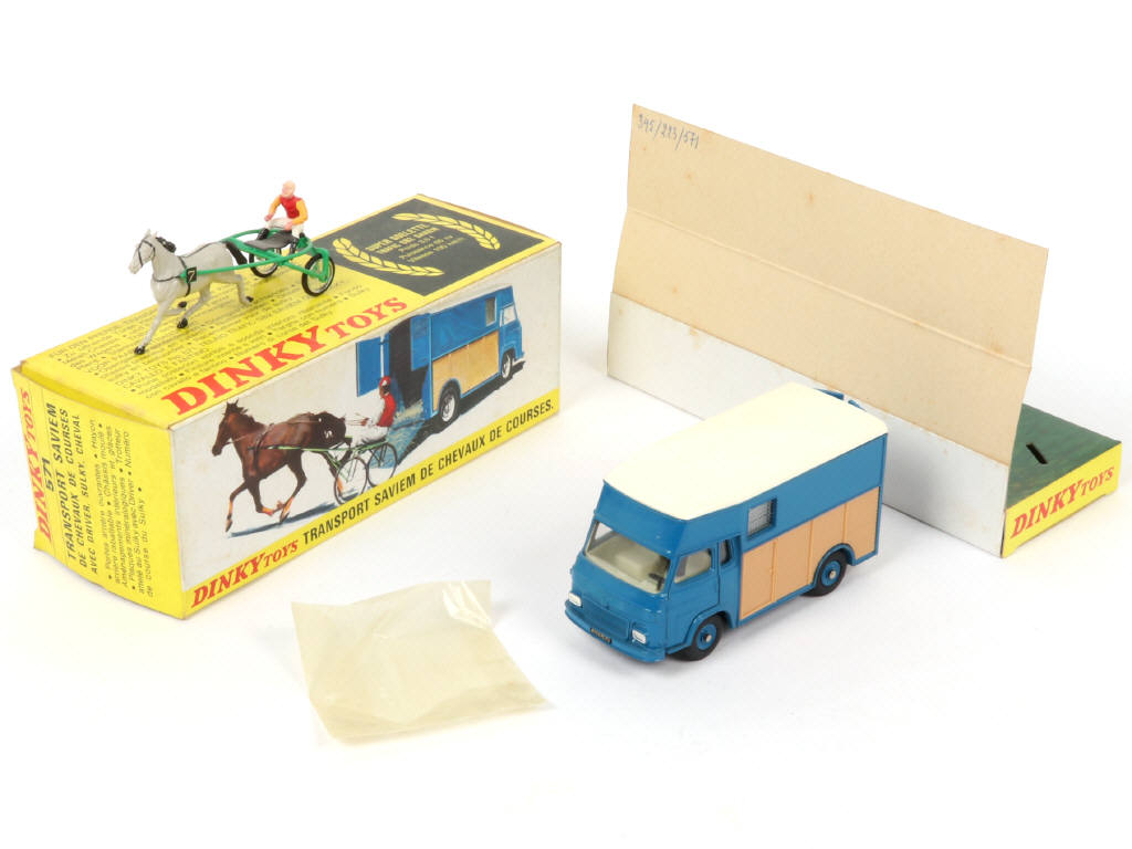 Lot 405 - DINKY TOYS (FRANCE) (1)