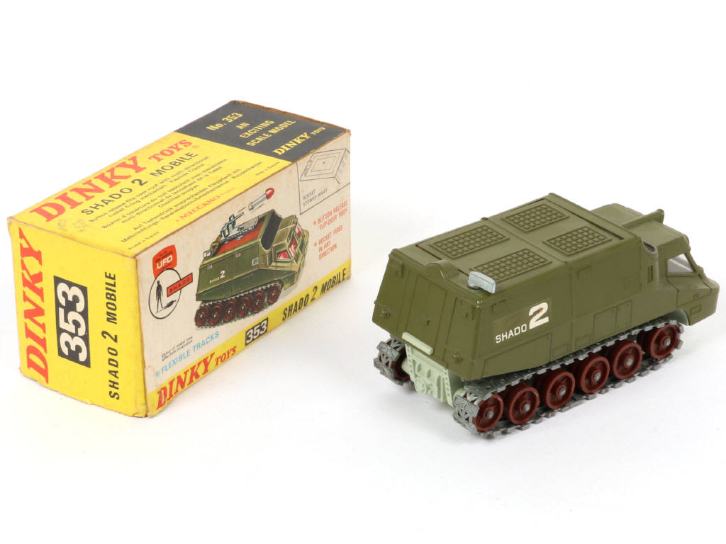 Lot 500 - DINKY TOYS (GB) (1)