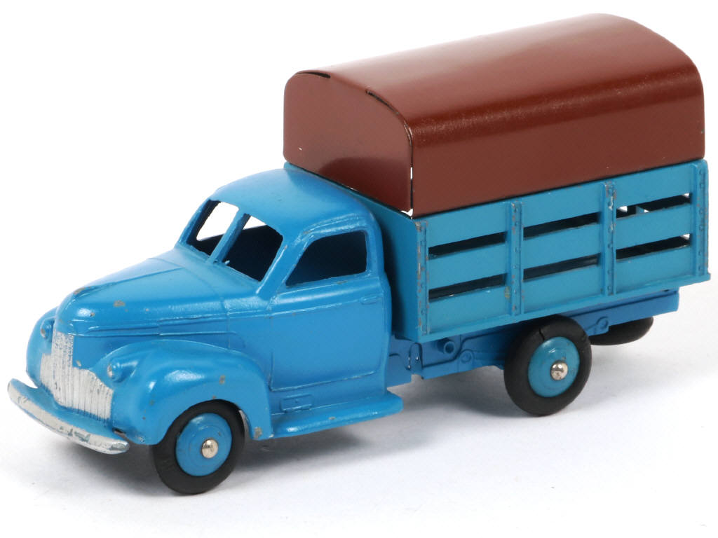 Lot 412 - DINKY TOYS (FRANCE) (1)