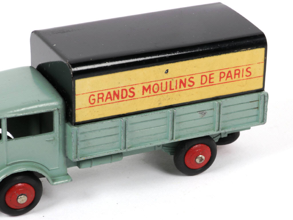 Lot 411 - DINKY TOYS (FRANCE) (1)
