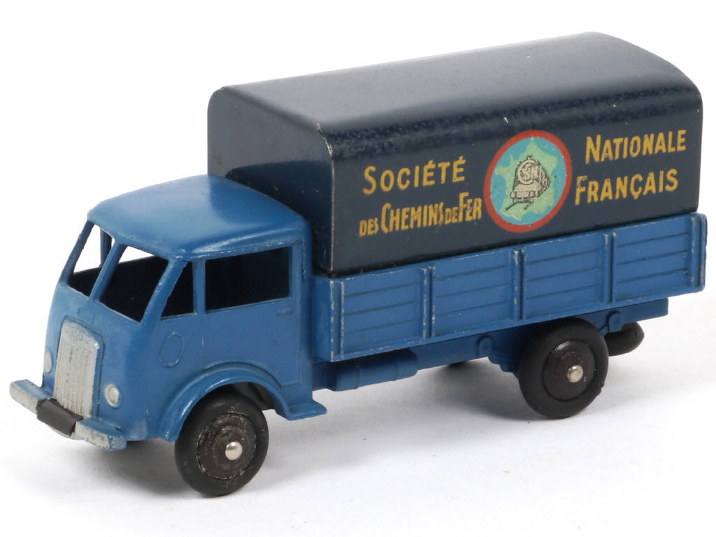 Lot 409 - DINKY TOYS (FRANCE) (1)