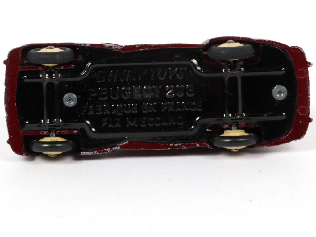 Lot 302 - DINKY TOYS (FRANCE) (1)