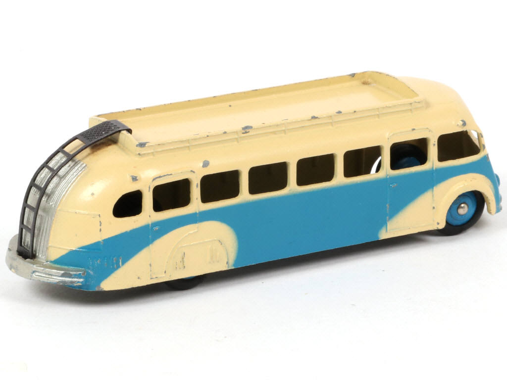 Lot 451 - DINKY TOYS (FRANCE) (1)