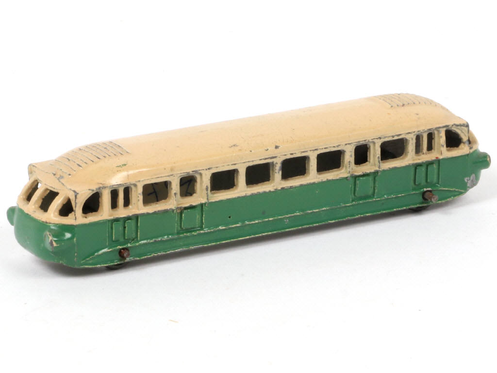 Lot 283 - DINKY TOYS (FRANCE) (1)
