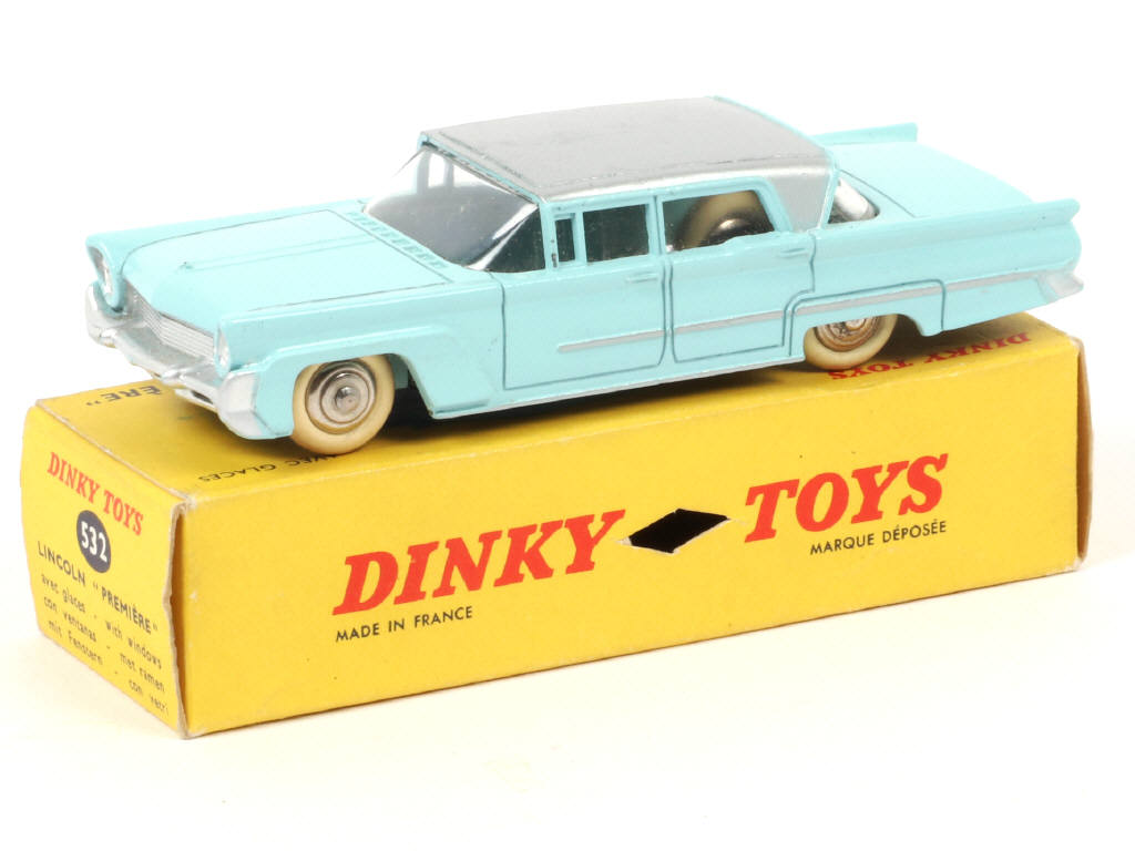 Lot 348 - DINKY TOYS (FRANCE) (1)