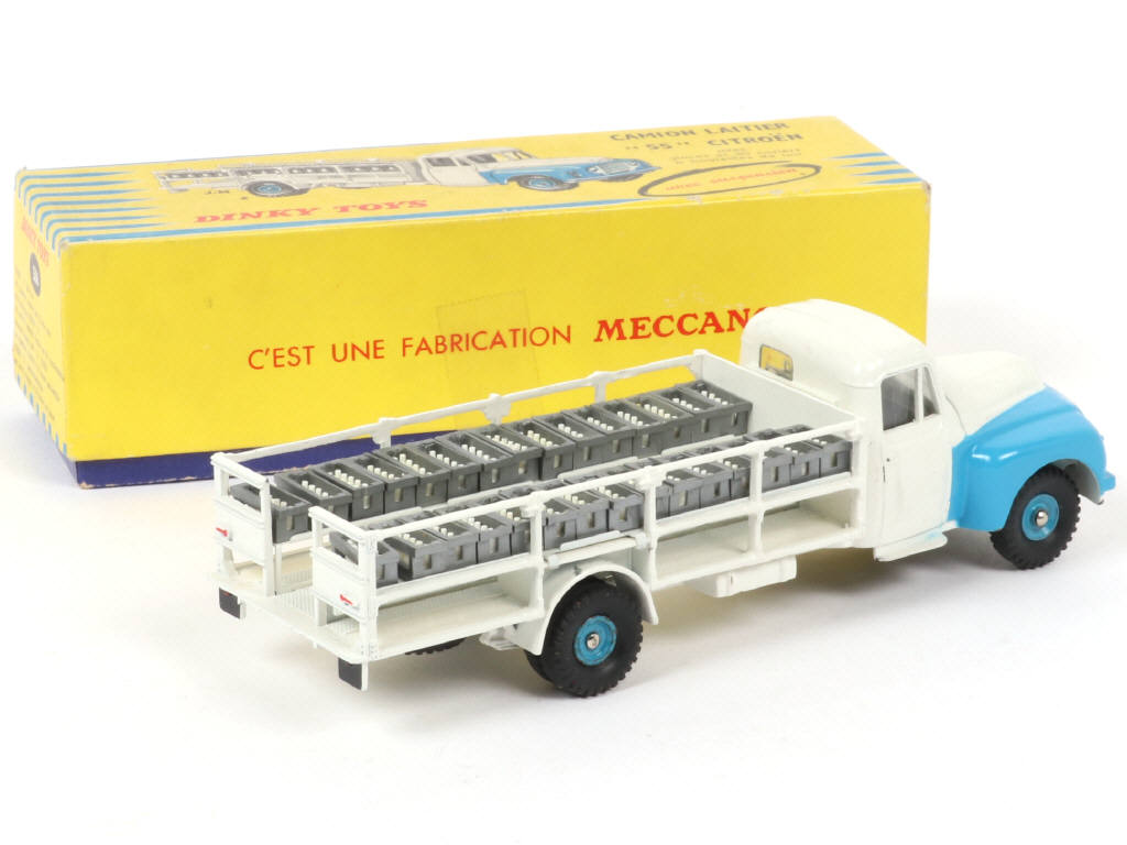 Lot 431 - DINKY TOYS (FRANCE) (1)