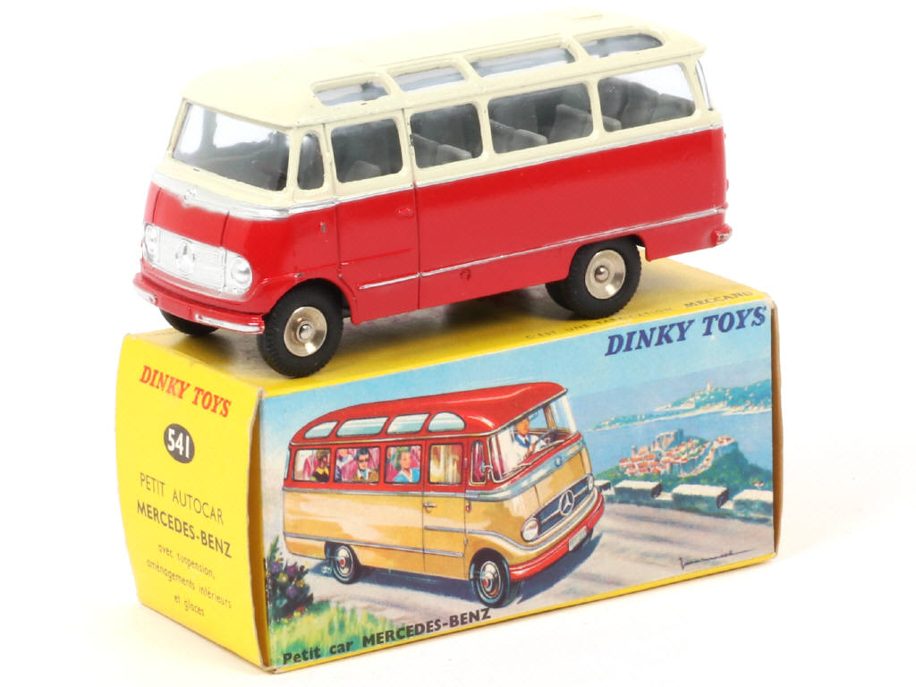 Lot 401 - DINKY TOYS (FRANCE) (1)
