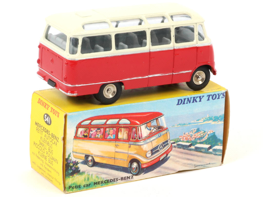 Lot 401 - DINKY TOYS (FRANCE) (1)