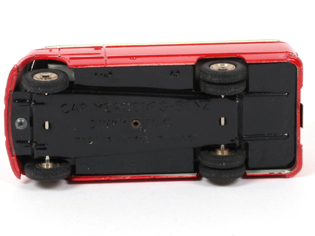 Lot 401 - DINKY TOYS (FRANCE) (1)