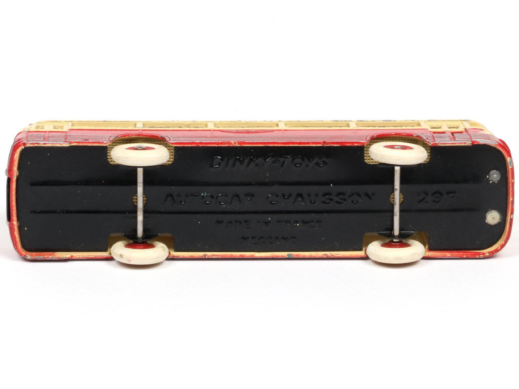 Lot 452 - DINKY TOYS (FRANCE) (1)