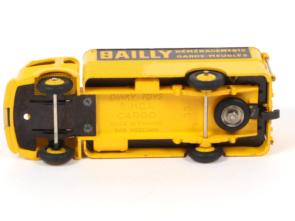 Lot 419 - DINKY TOYS (FRANCE) (1)