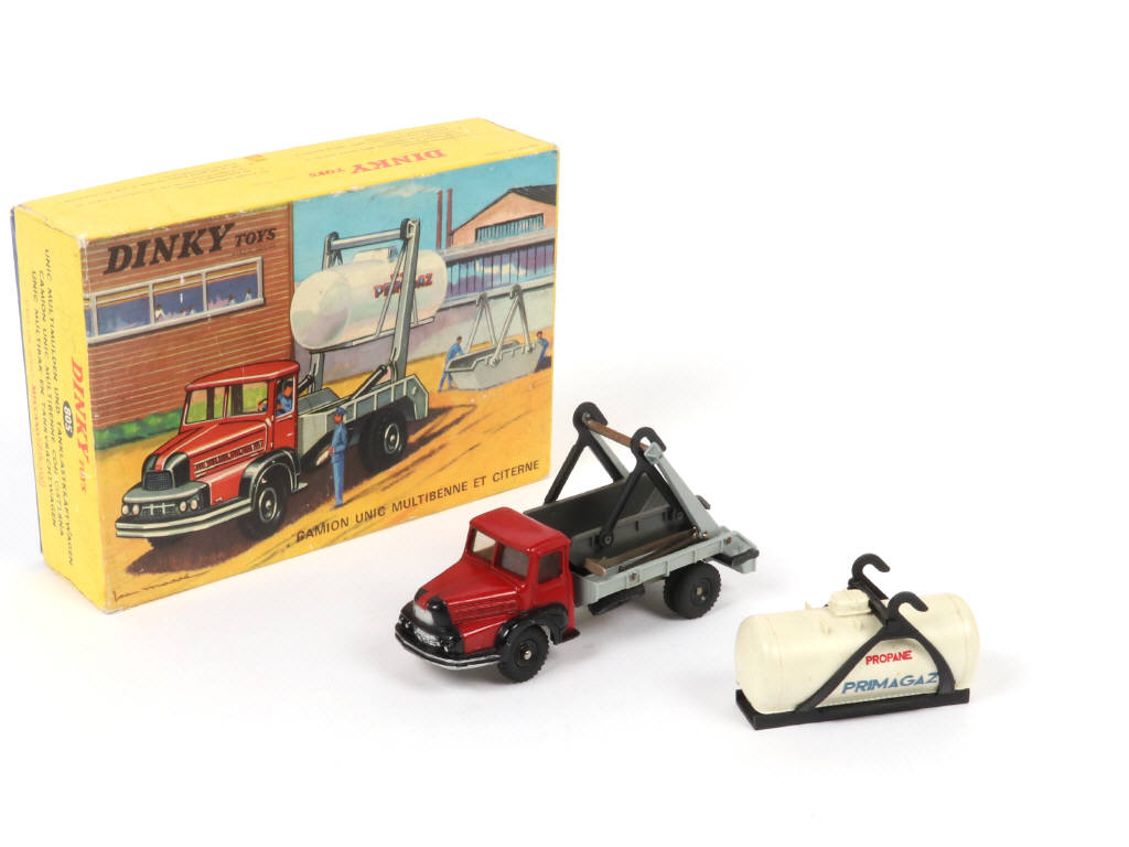 Lot 428 - DINKY TOYS (FRANCE) (1)