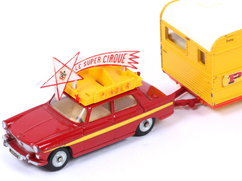 Lot 432 - DINKY TOYS (FRANCE) (1)