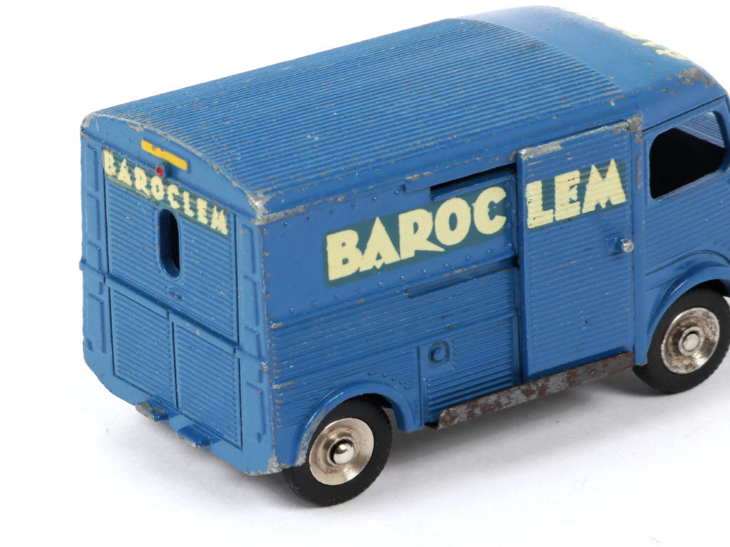 Lot 392 - DINKY TOYS (FRANCE) (1)