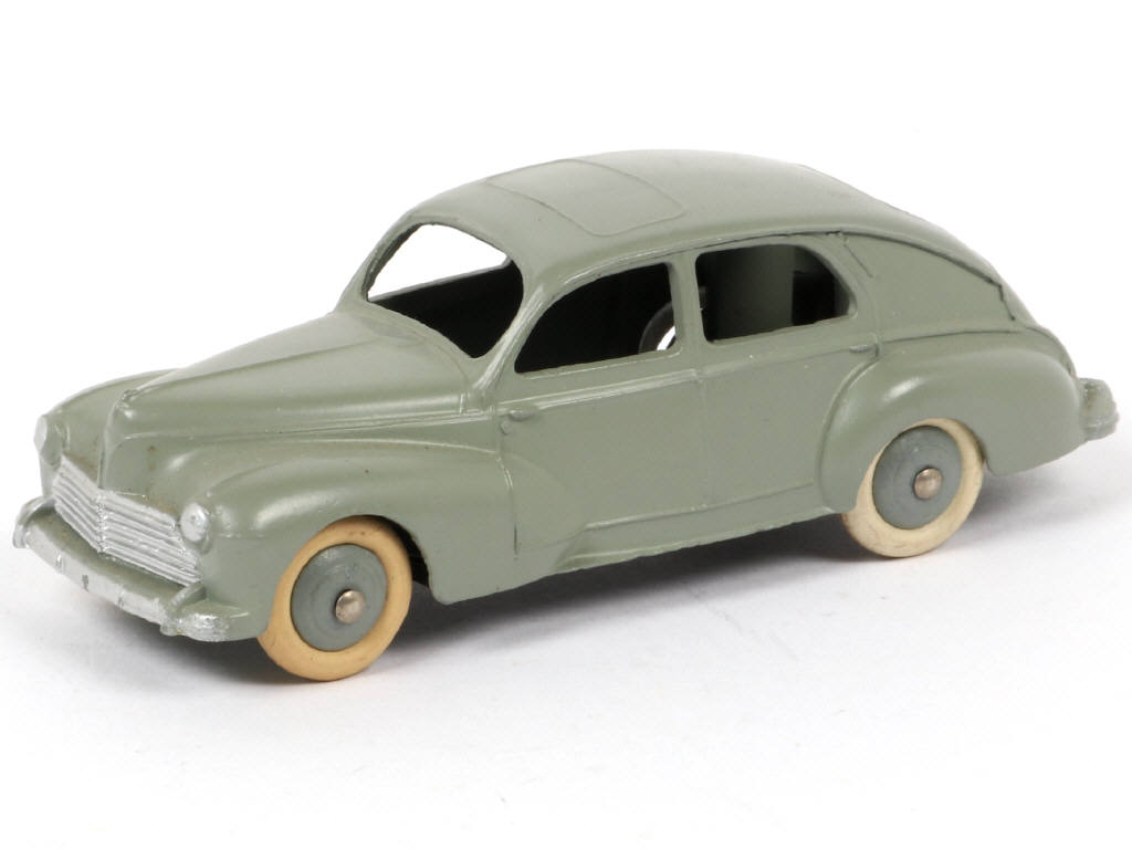 Lot 301 - DINKY TOYS (FRANCE) (1)