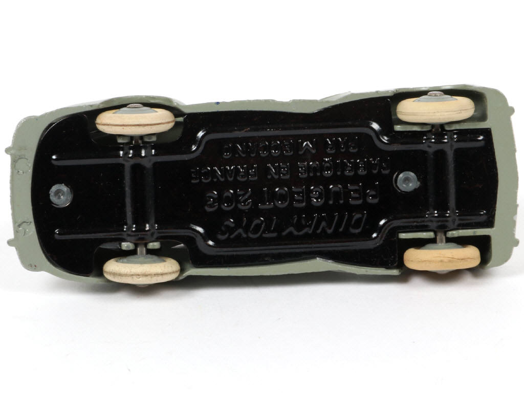 Lot 301 - DINKY TOYS (FRANCE) (1)