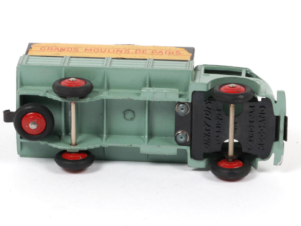 Lot 410 - DINKY TOYS (FRANCE) (1)