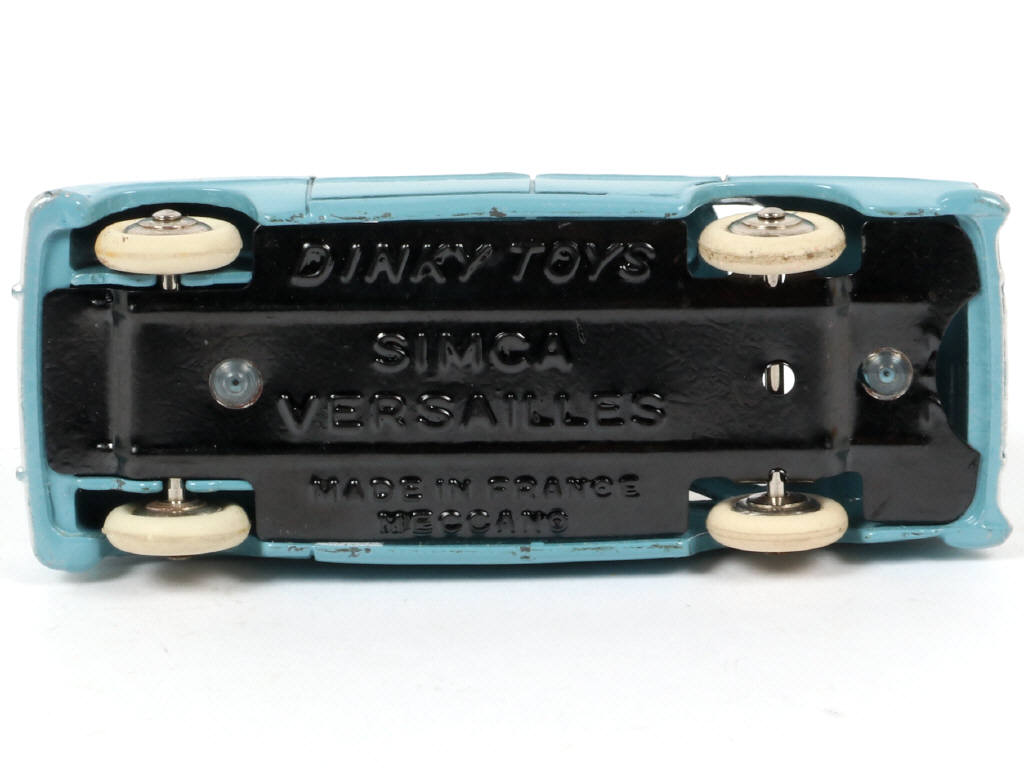 Lot 327 - DINKY TOYS (FRANCE) (1)