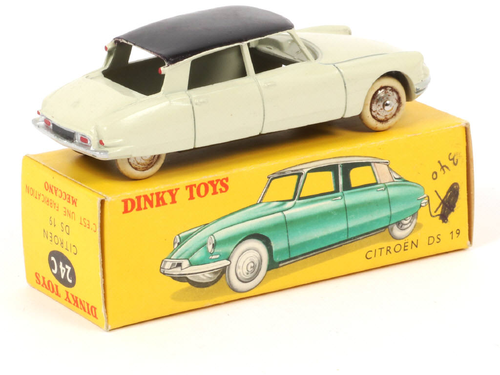 Lot 312 - DINKY TOYS (FRANCE) (1)