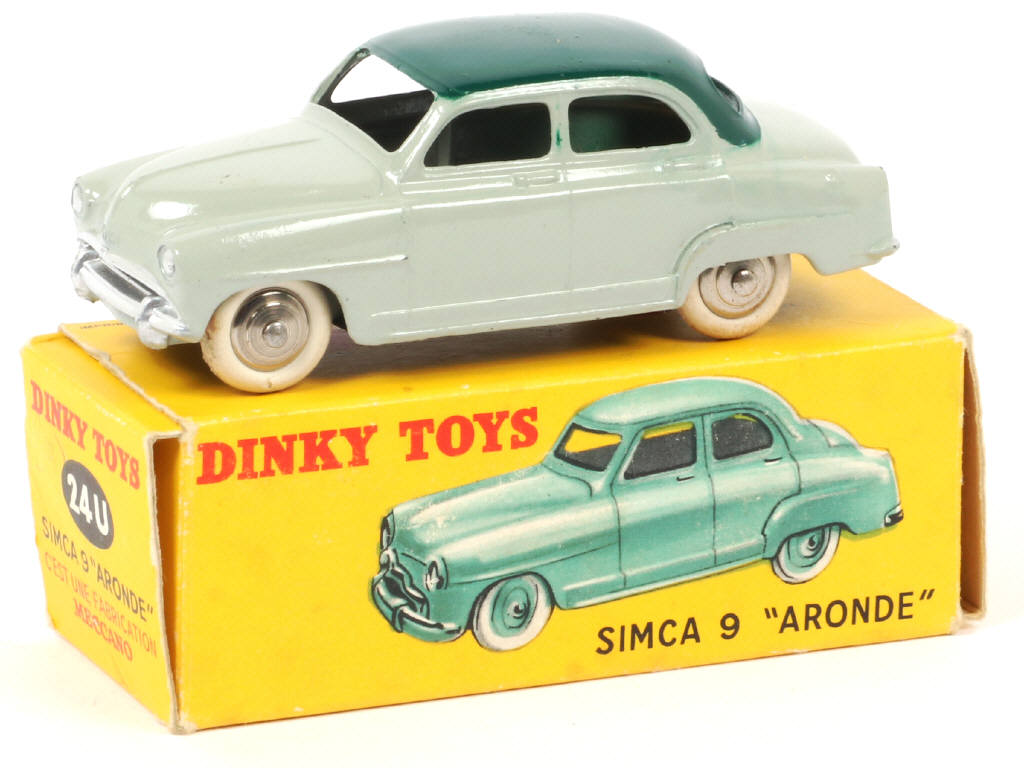 Lot 323 - DINKY TOYS (FRANCE) (1)