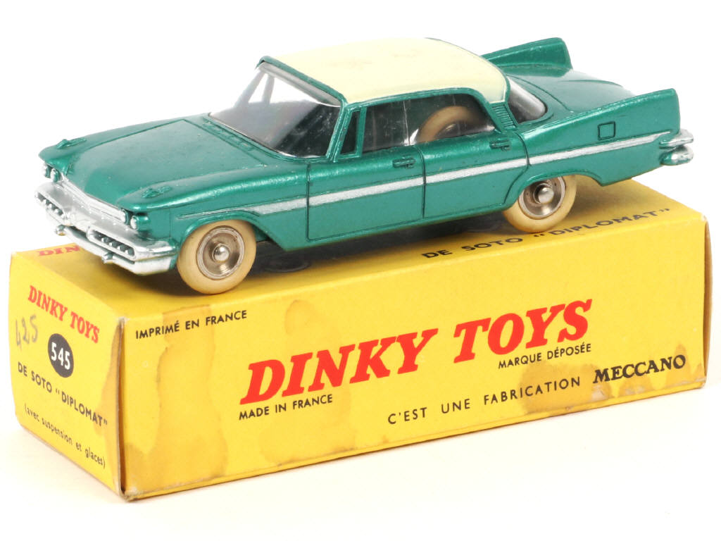Lot 352 - DINKY TOYS (FRANCE) (1)