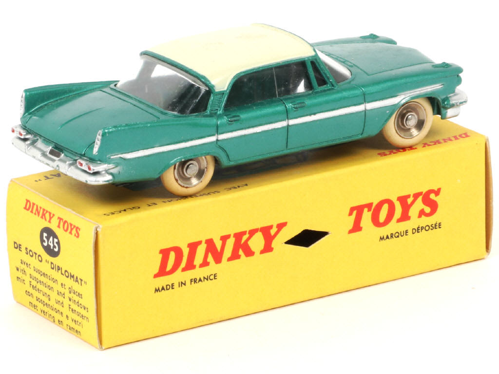 Lot 352 - DINKY TOYS (FRANCE) (1)