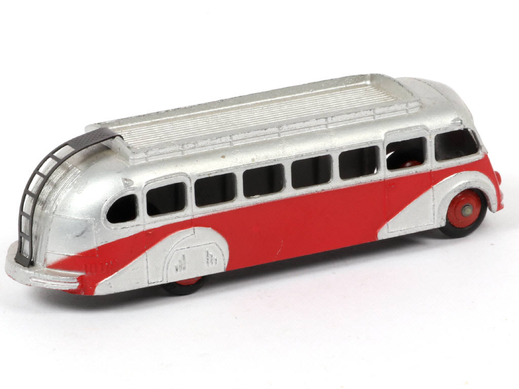 Lot 450 - DINKY TOYS (FRANCE) (1)