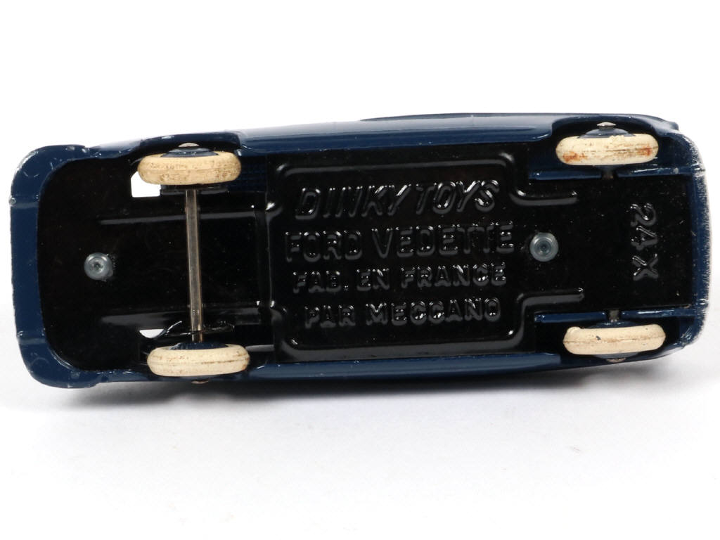 Lot 326 - DINKY TOYS (FRANCE) (1)