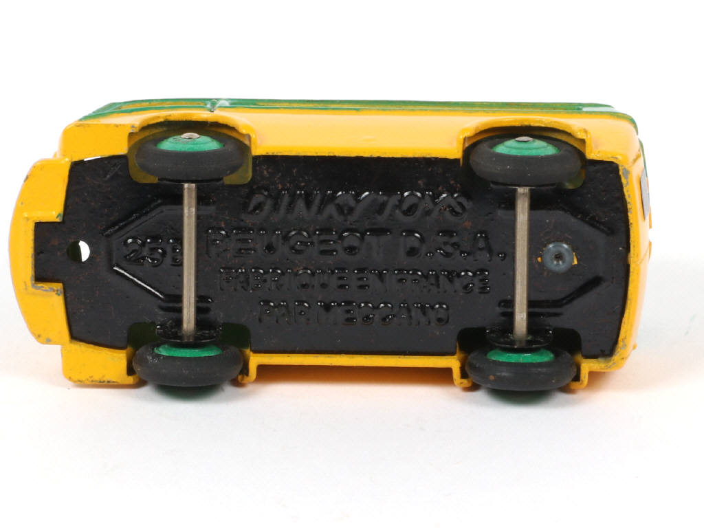 Lot 397 - DINKY TOYS (FRANCE) (1)